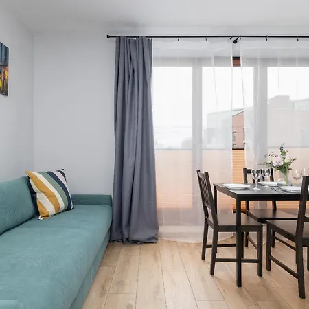 Stylish With Balcony & Parking Cracow By Renters 公寓 *