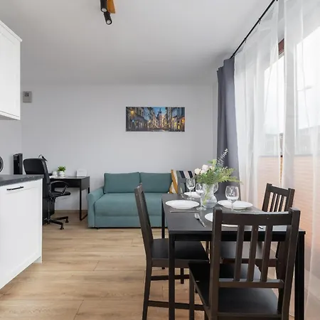 Stylish With Balcony & Parking Cracow By Renters *