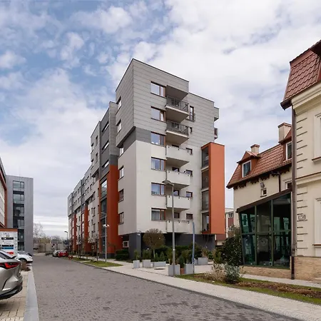 Stylish With Balcony & Parking Cracow By Renters