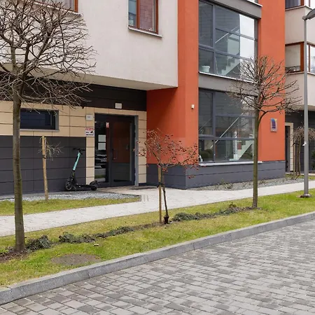 Stylish With Balcony & Parking Cracow By Renters